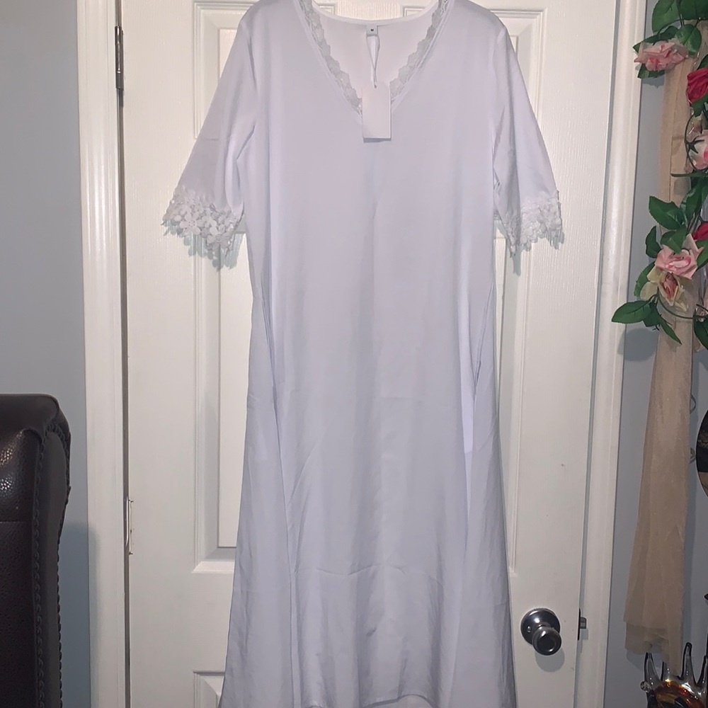 💎5/$20 NWT WHITE DRESS